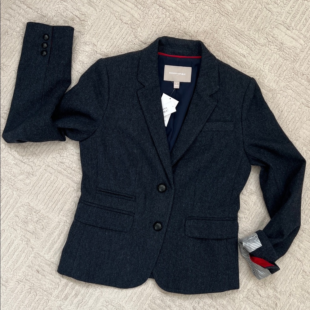 Banana Republic wool blend blazer jacket, navy black herringbone, Size 4, New